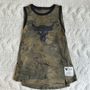 Under Armour HeatGear Women’s Extra Small Black and Green Camo Tank Top